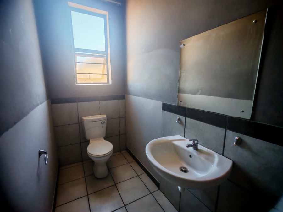8 Bedroom Property for Sale in Sydenham Eastern Cape
